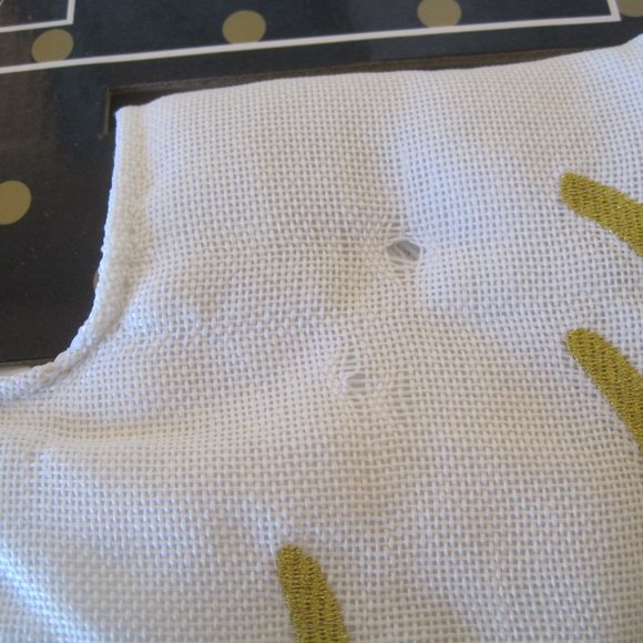 CROWN AND IVY BUCK DEER TREE SKIRT NWT $130.00 - Picture 3 of 7